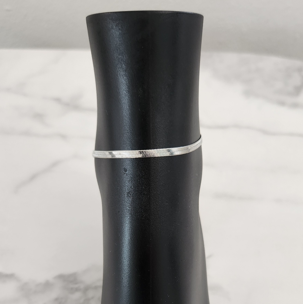 Sleek Silver Snake Chain Anklet - Picture 4 of 12